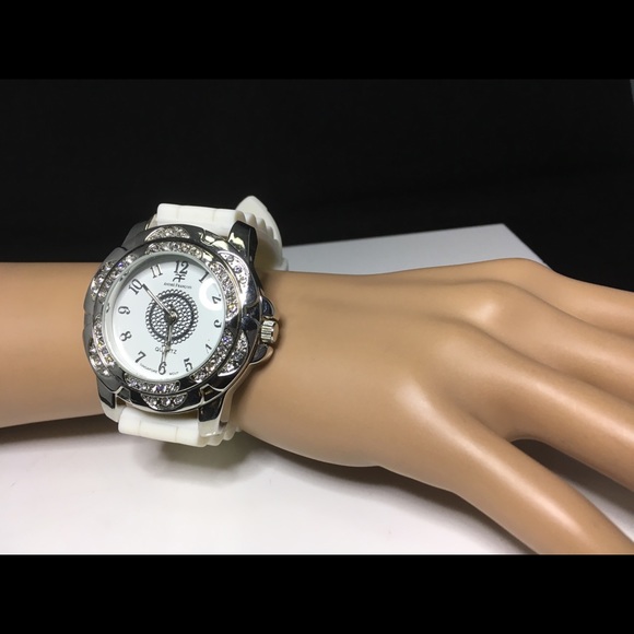 Watch - Picture 3 of 5